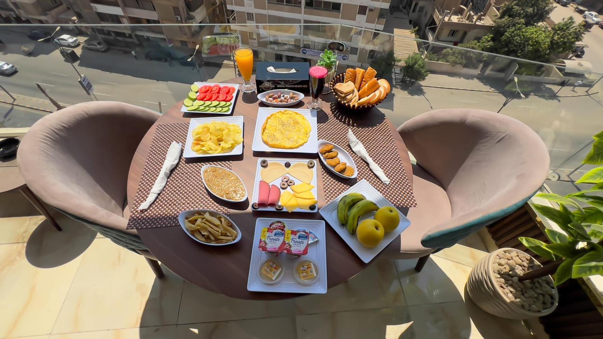 Imperial Pyramids Heights View Acomodação com café da manhã Nazlet el-Sîsi Exterior foto