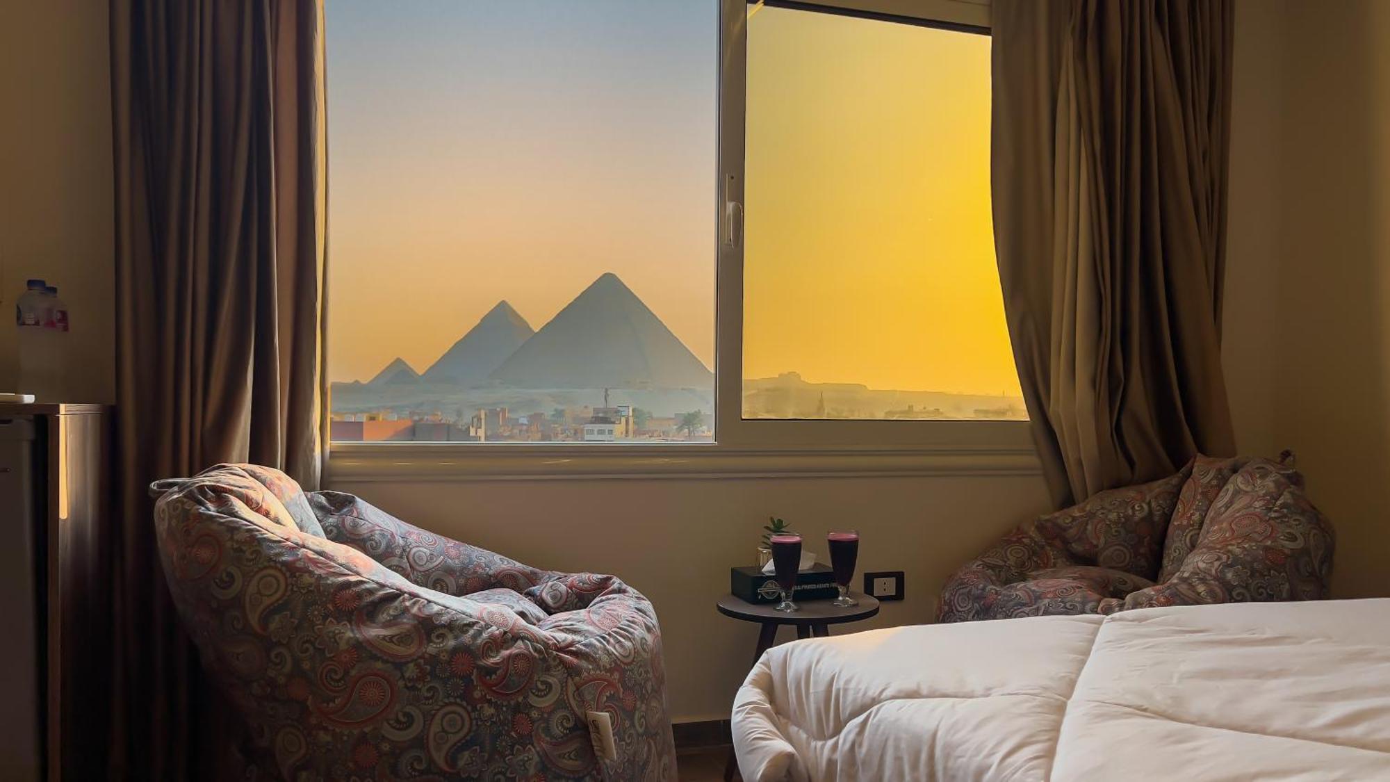 Imperial Pyramids Heights View Acomodação com café da manhã Nazlet el-Sîsi Exterior foto