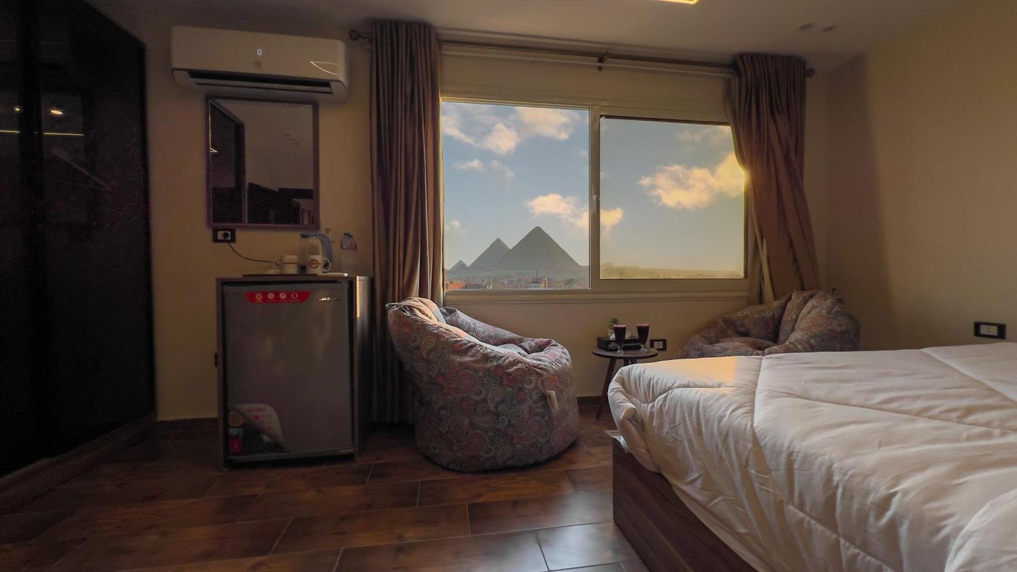 Imperial Pyramids Heights View Acomodação com café da manhã Nazlet el-Sîsi Exterior foto